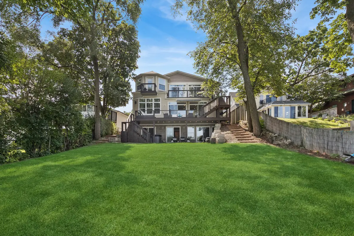 19108 W Lake View Avenue, Mundelein, IL 60060 - #1