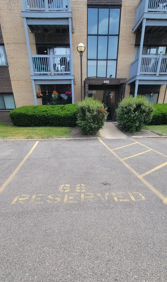 668 Pinecrest Drive #204, Prospect Heights, IL 60070 - #2