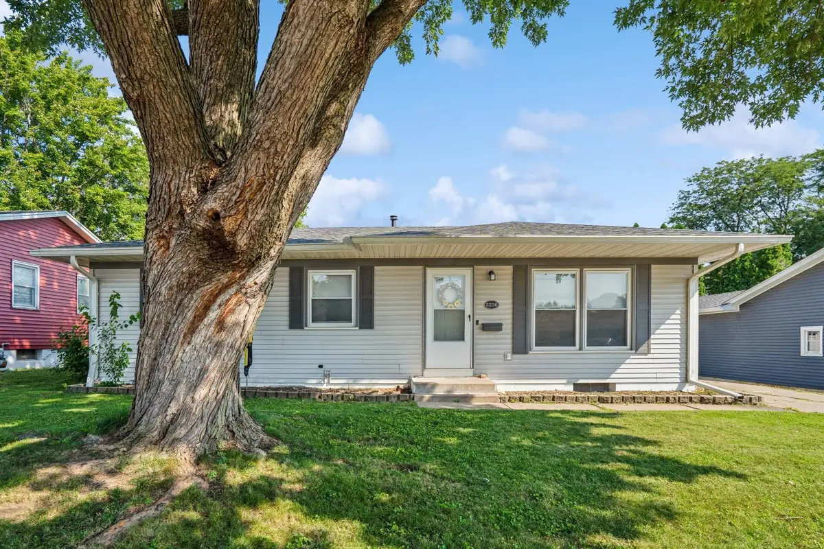 3236 W Dover Court, Davenport, IA 52804 - #1