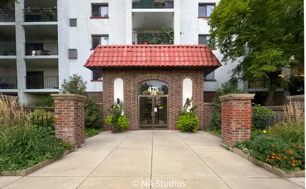 475 Plum Creek Drive #107, Wheeling, IL 60090