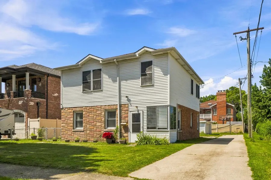 8336 Mango Avenue, Morton Grove, IL 60053 - #2