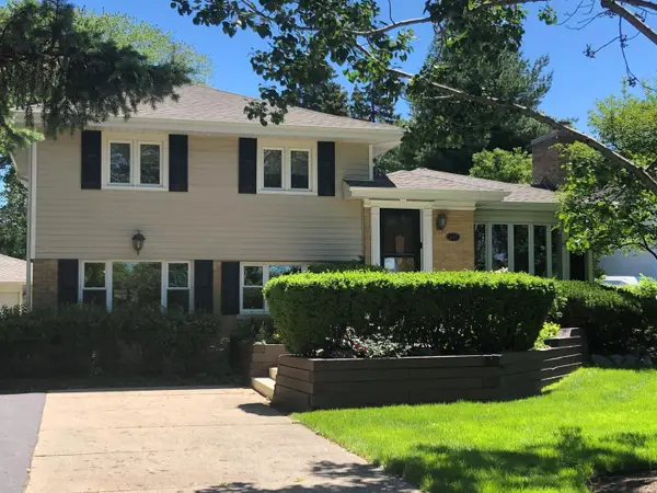 647 N Wilke Road, Arlington Heights, IL 60005