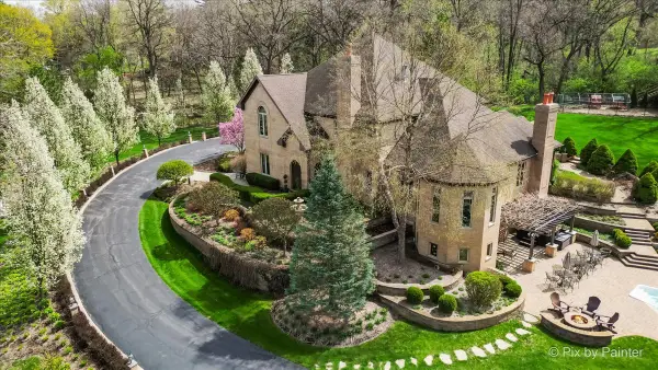 10018 Haegers Bend Road, Barrington Hills, IL 60010