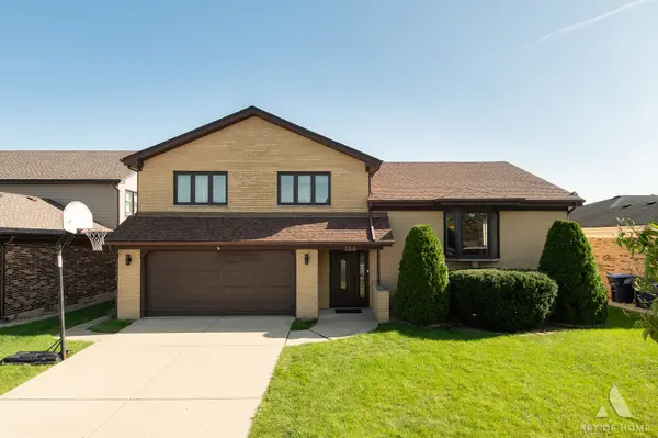 735 Yorkshire Lane, Des Plaines, IL 60016