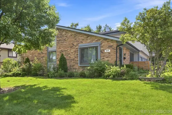 8330 Portsmouth Drive #B, Darien, IL 60561
