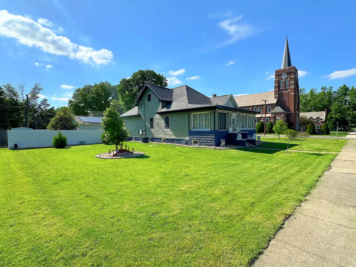 401 S Jackson Street, Flanagan, IL 61740 - #1