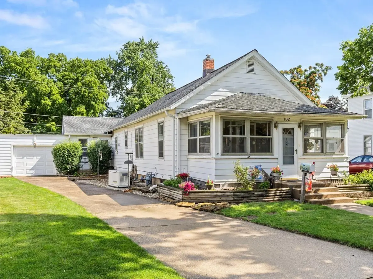 832 E Jefferson Street, Morris, IL 60450 - #1