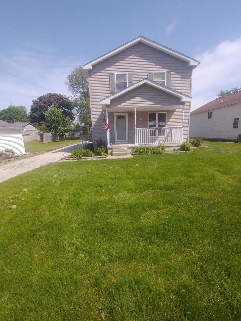 221 E Scott Street, Seneca, IL 61360 - #1
