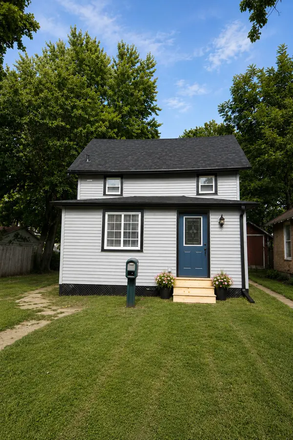 808 Jackson Avenue, Dixon, IL 61021