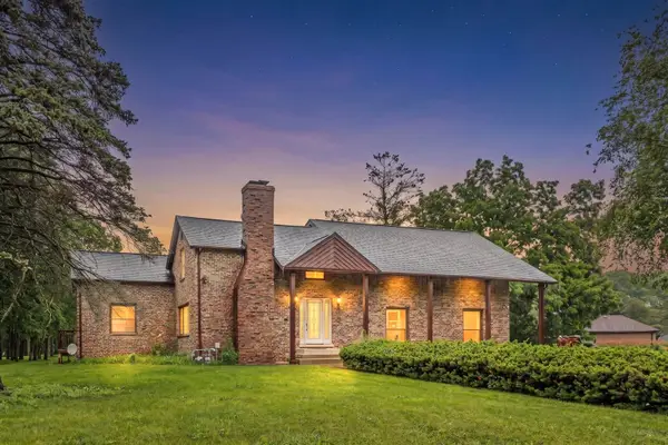 2330 Coach Road, Long Grove, IL 60047