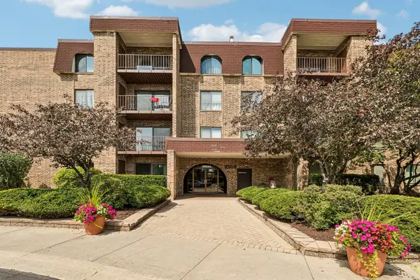 2100 Valencia Drive #215B, Northbrook, IL 60062