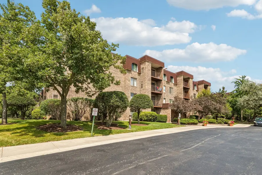 2100 Valencia Drive #215B, Northbrook, IL 60062 - #2