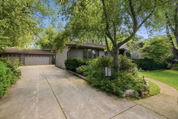 10405 W Ford Avenue, Beach Park, IL 60099