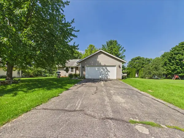 122 Drew Court, Poplar Grove, IL 61065