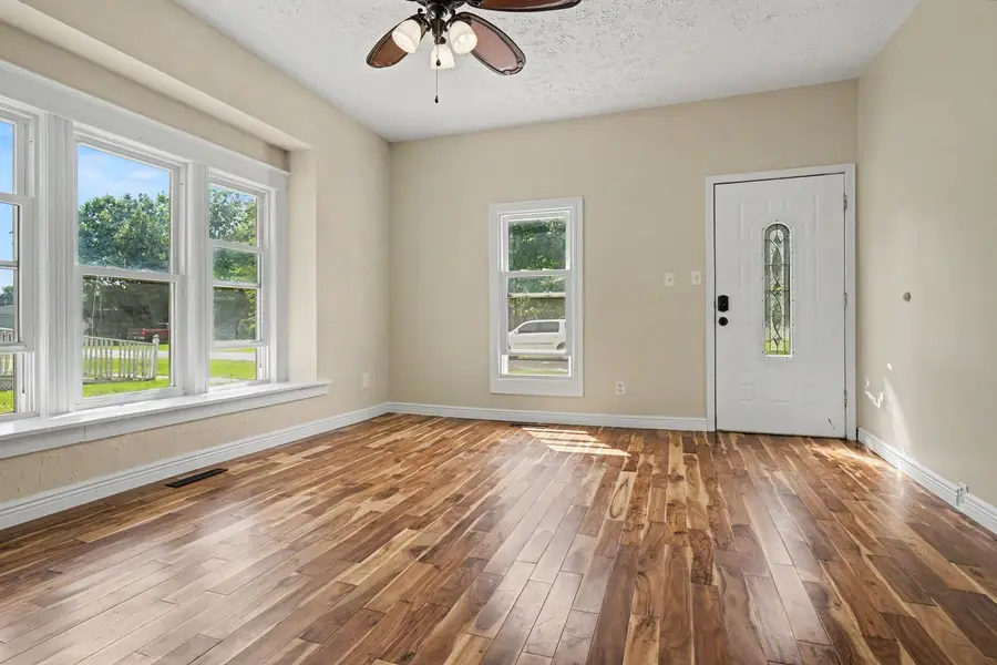 409 W Carter Street, Stanford, IL 61774 - #3