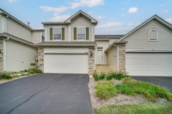 1632 Fredericksburg Lane, Aurora, IL 60503
