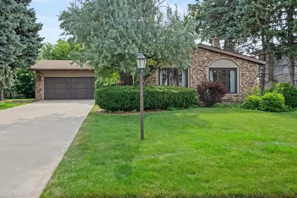 3N565 Crown Road, Elmhurst, IL 60126