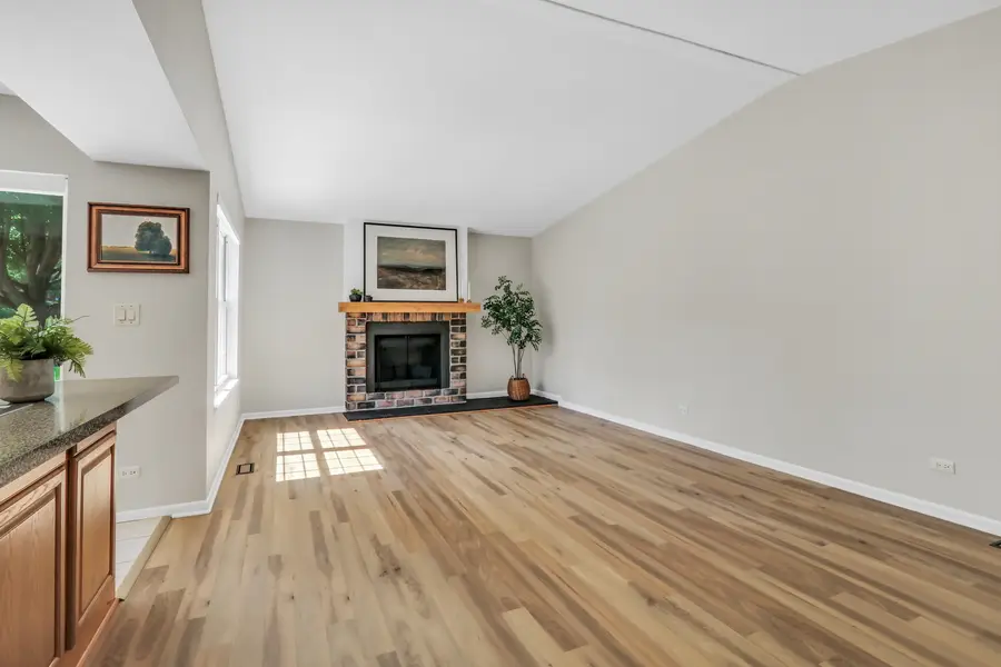 932 Chase Court, Gurnee, IL 60031 - #3