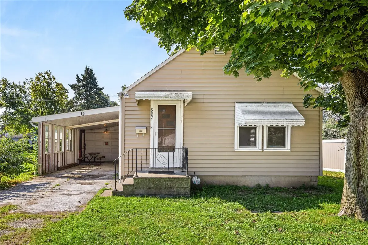 809 Cotton Street, Streator, IL 61364 - #1