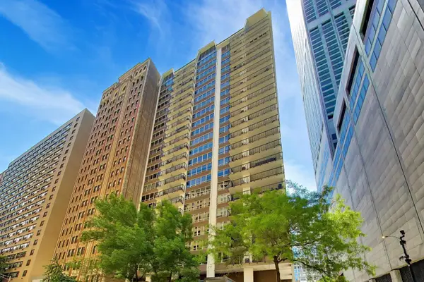 201 E Chestnut Street #3A, Chicago, IL 60611