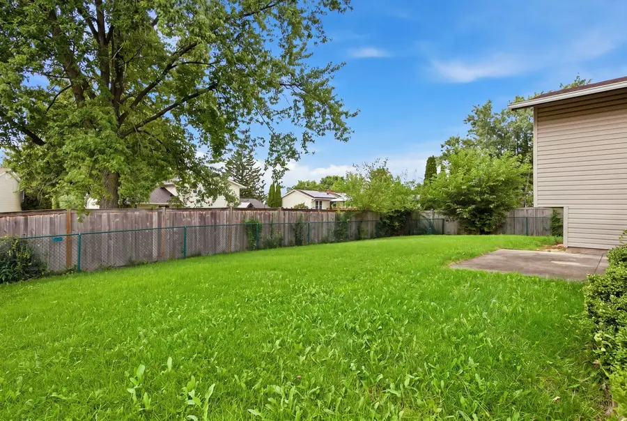 607 N Ashbury Avenue, Bolingbrook, IL 60440 - #3