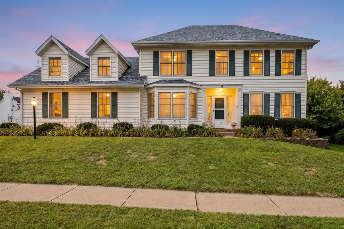 4816 Norfolk Place, Bettendorf, IA 52722 - #1