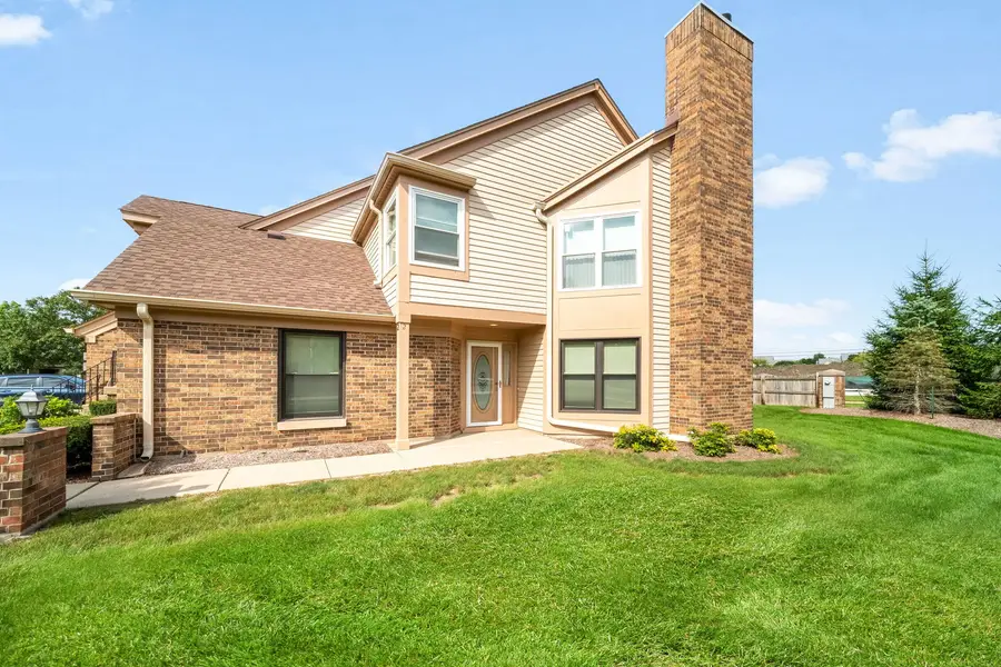 2 Willow Parkway, Buffalo Grove, IL 60089 - #2