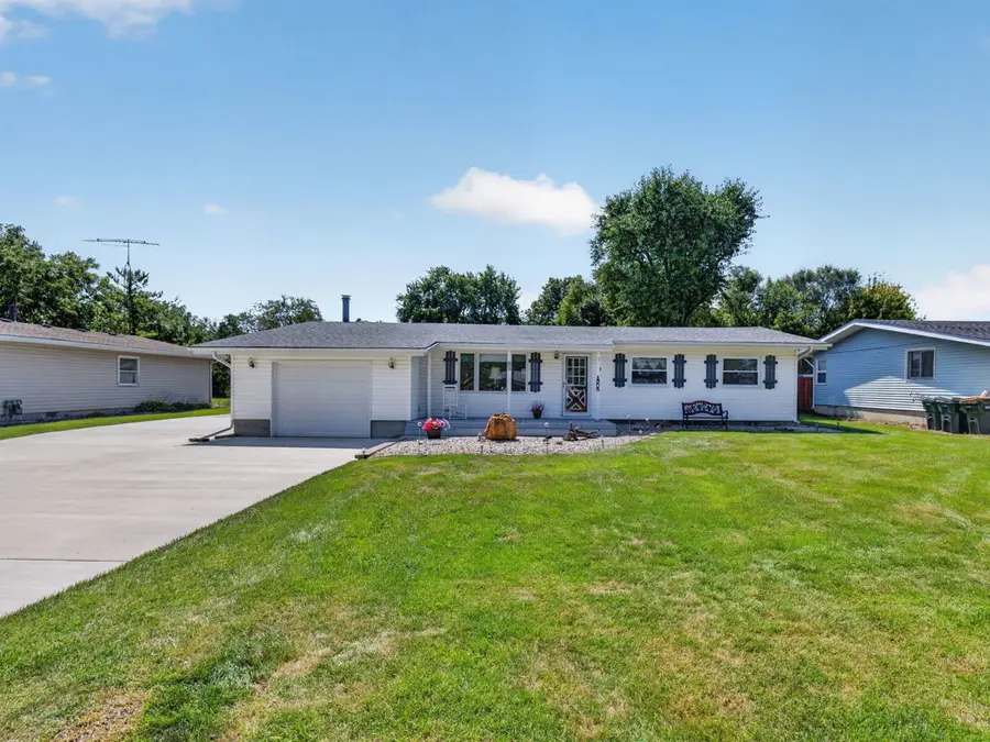 1205 E 2nd Street, Coal City, IL 60416 - #2