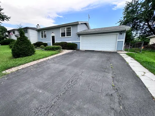 7019 Chestnut Street, Hanover Park, IL 60133