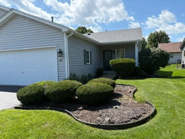 32 S Juniper Drive, North Aurora, IL 60542 - #1