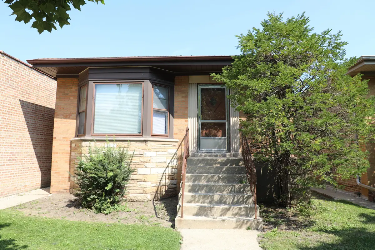 2530 W Pratt Boulevard, Chicago, IL 60645 - #1