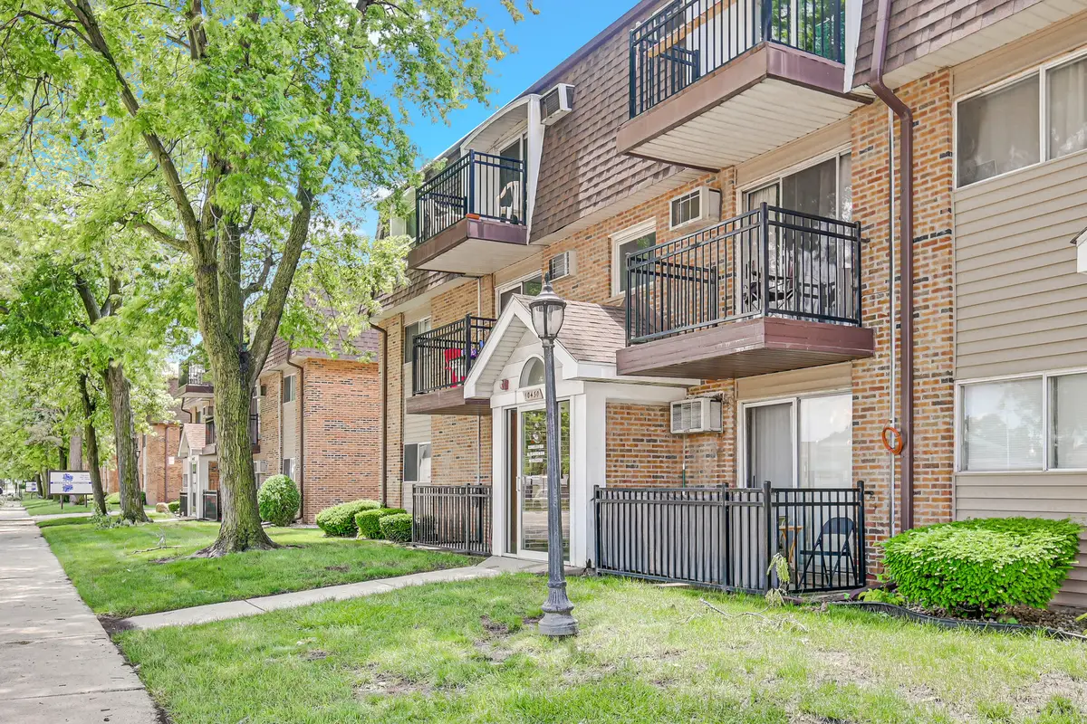 10430 Ridgeland Avenue #6, Chicago Ridge, IL 60415 - #1