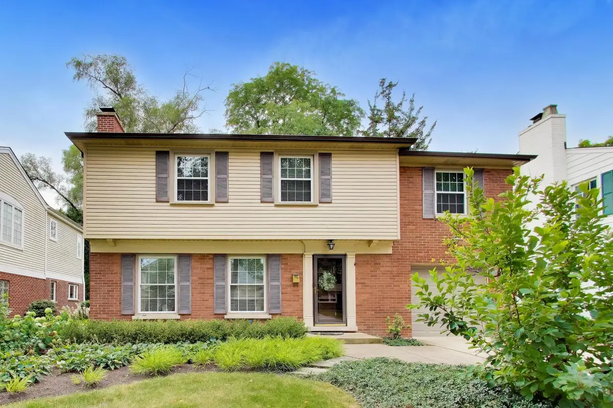 412 S Banbury Road, Arlington Heights, IL 60005 - #1