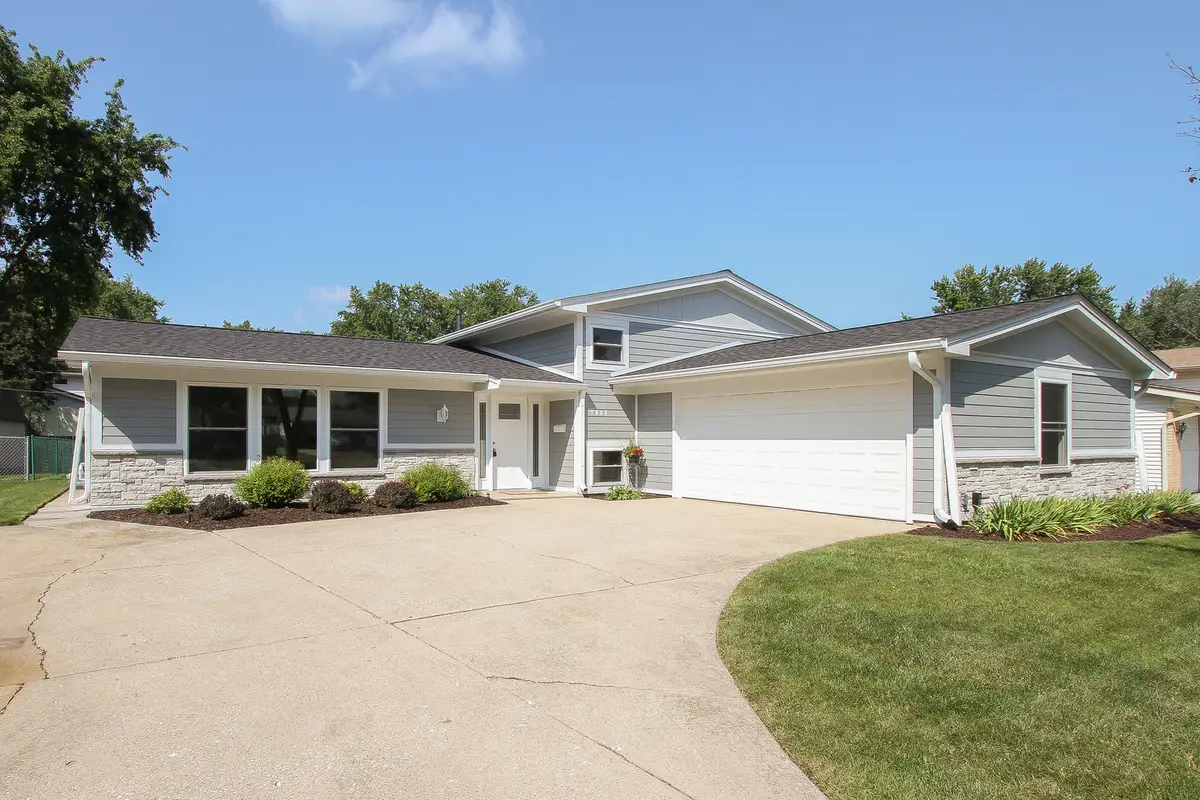 7934 Kensington Lane, Hanover Park, IL 60133 - #1