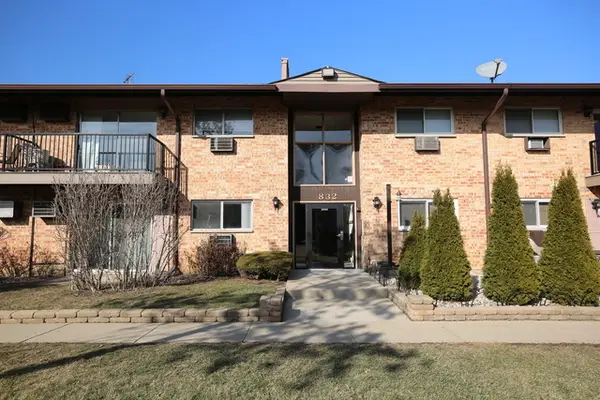 832 E Old Willow Road #103, Prospect Heights, IL 60070