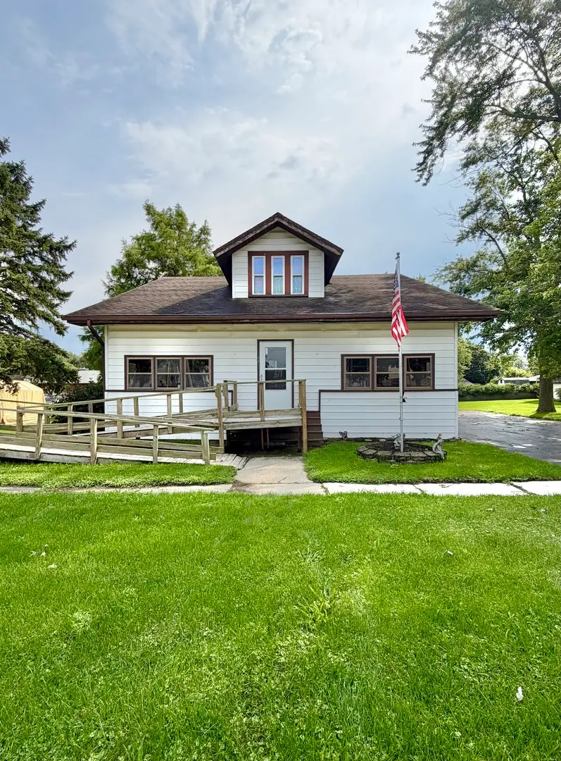 114 E Lake Street, Ashkum, IL 60911 - #1