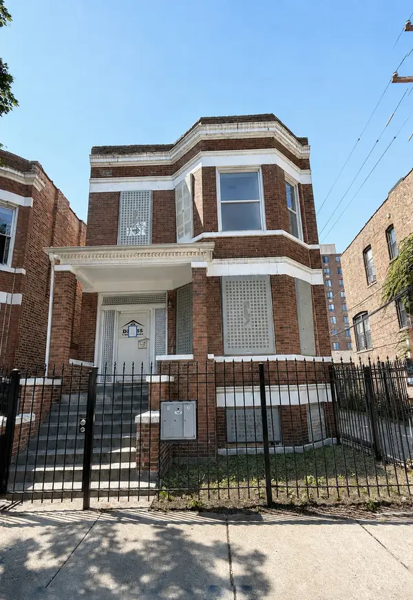 6018 S Eberhart Avenue, Chicago, IL 60637