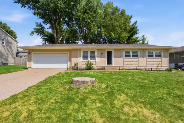 3446 Pleasant Drive, Bettendorf, IA 52722