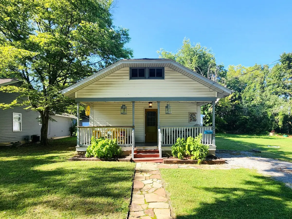 208 E Oak Street, Carbondale, IL 62901 - #1