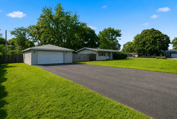 13916 S Meadowbrook Drive, Plainfield, IL 60544
