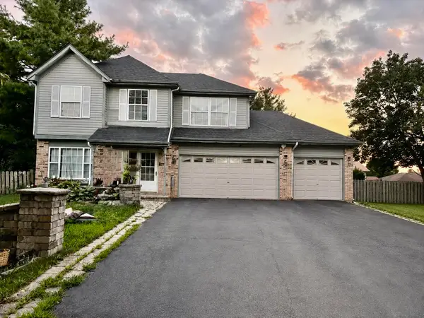 1178 Golden Oaks Parkway, Aurora, IL 60506