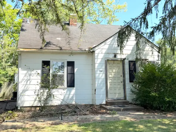 707 N Oakland Avenue, Carbondale, IL 62901