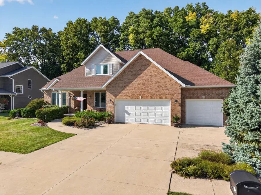 1120 Country Oak Drive, Ottawa, IL 61350 - #2