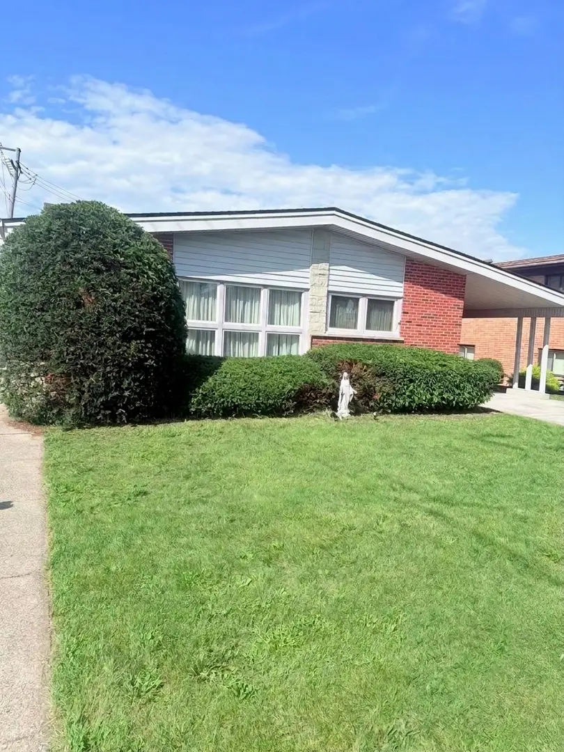 8560 W Clara Drive, Niles, IL 60714 - #1