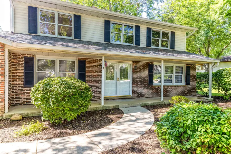 19665 W Hawthorne Boulevard, Mundelein, IL 60060 - #3
