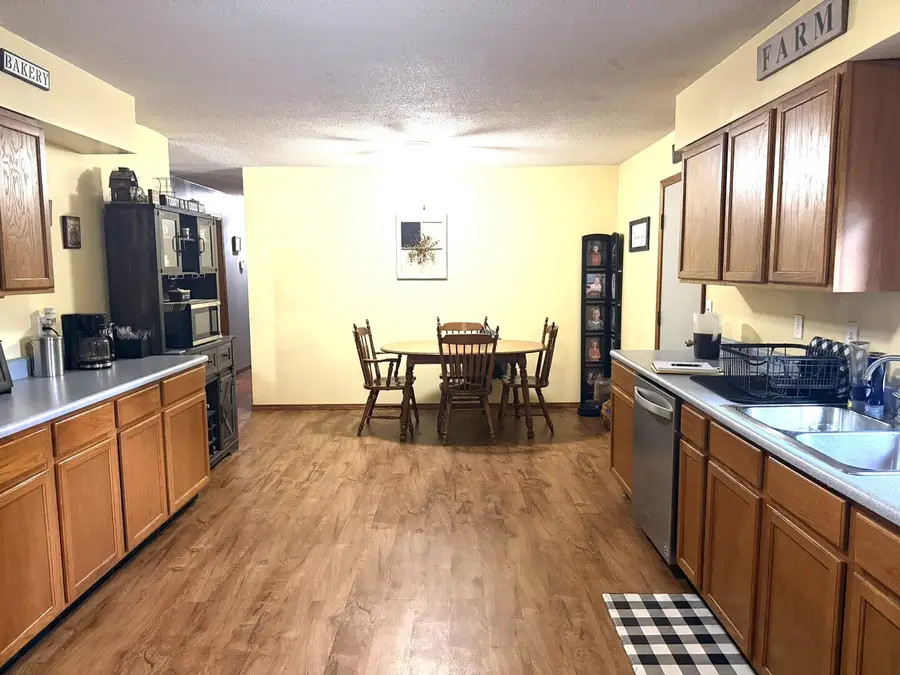 6044 Mccarty Road, Kinmundy, IL 62854 - #2