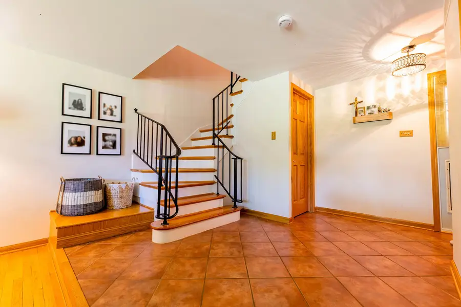 24 Cour Madeleine Court, Palos Hills, IL 60465 - #3