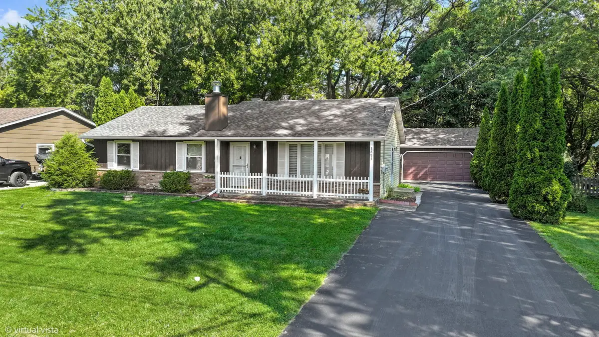 3884 Woodlawn Avenue, Gurnee, IL 60031 - #1