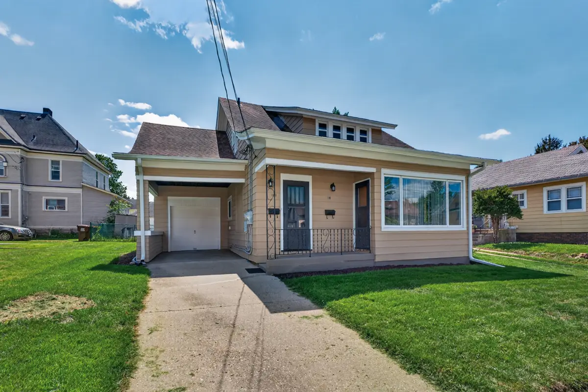 110 W 3rd Street, Belvidere, IL 61008 - #1