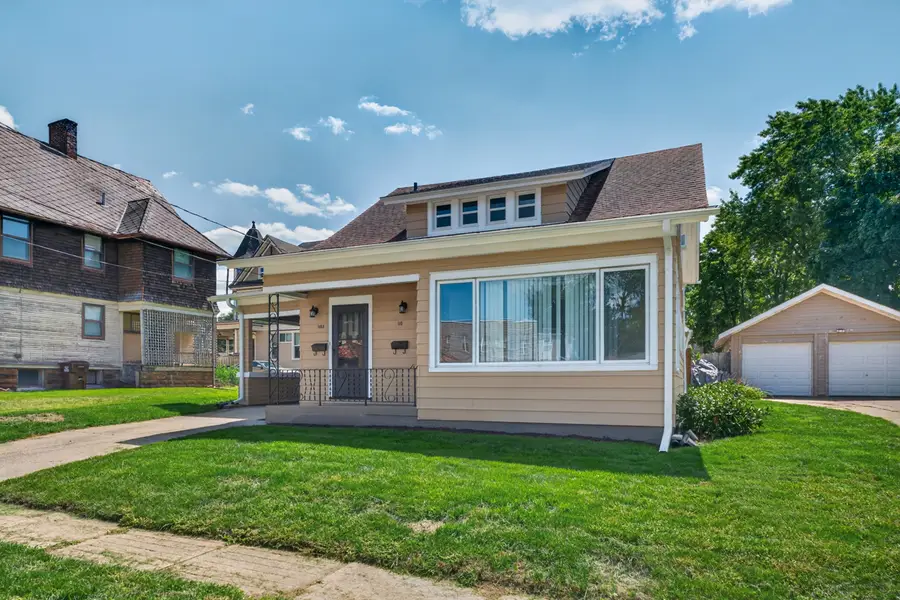 110 W 3rd Street, Belvidere, IL 61008 - #3